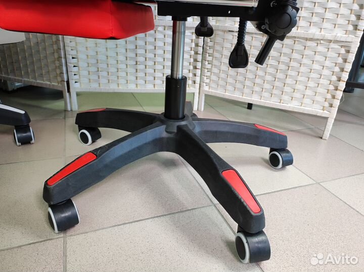 Компьютерное кресло игровое