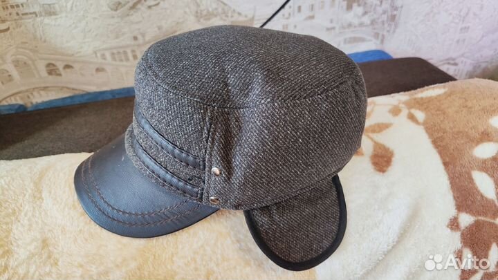 Мужские зимние шапки, кепи, шарфы