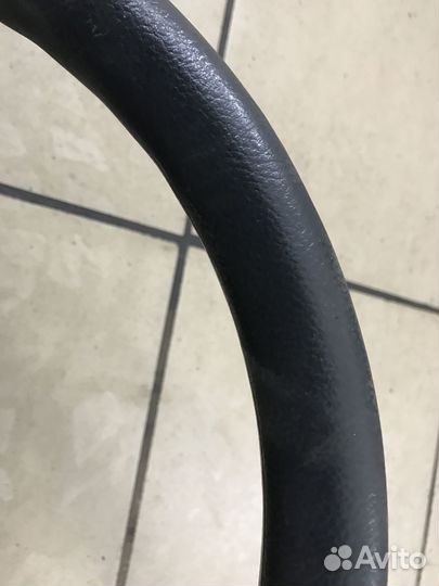 Руль Nissan Almera G15 с дефектом