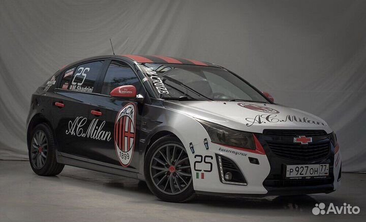 Пластиковые крылья на Шевроле Круз