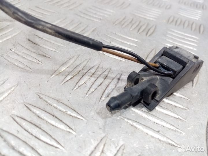 Б/У Форсунка омывателя лобового стекла#001