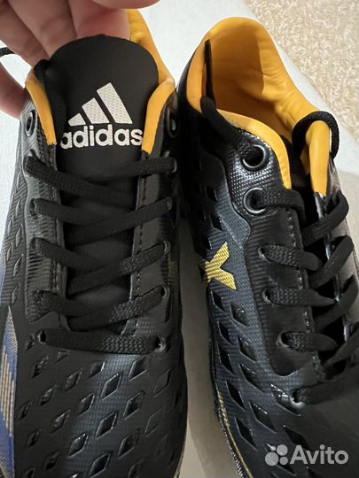 Бутсы футбольные adidas