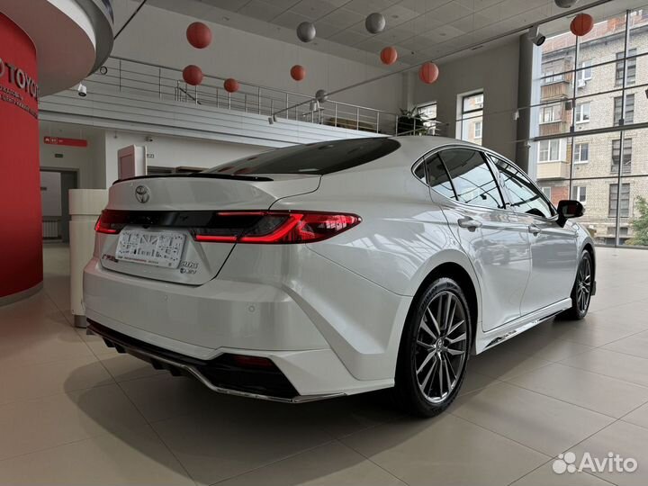 Toyota Camry 2.0 CVT, 2024