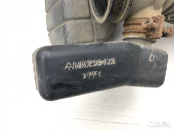Патрубок воздушный Mitsubishi L200 3 4G64 2001