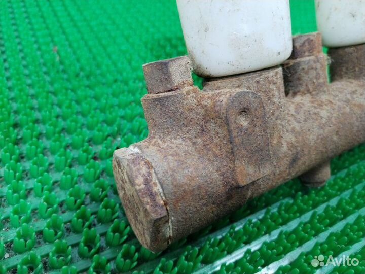 Главный тормозной цилиндр УАЗ Буханка 452 1997