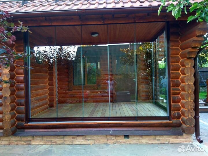 Безрамное остекление коттеджей