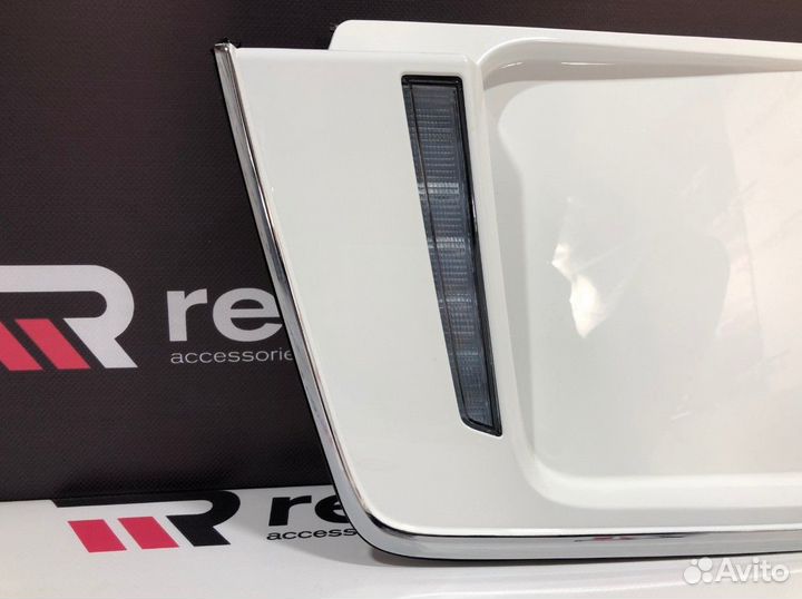 Накладка под номер на 5-ю дверь Lexus LX570 R249