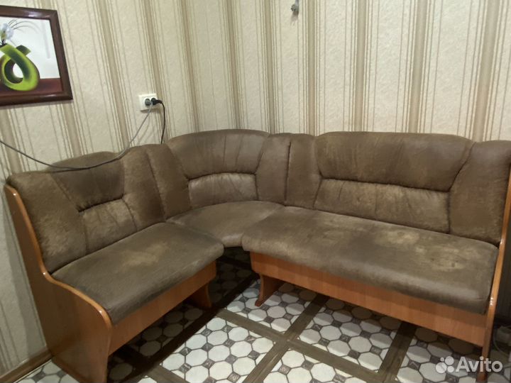 Кухонный угловой диван