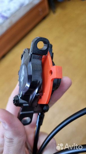 Гидравлический тормоз Shimano deore xt 8100