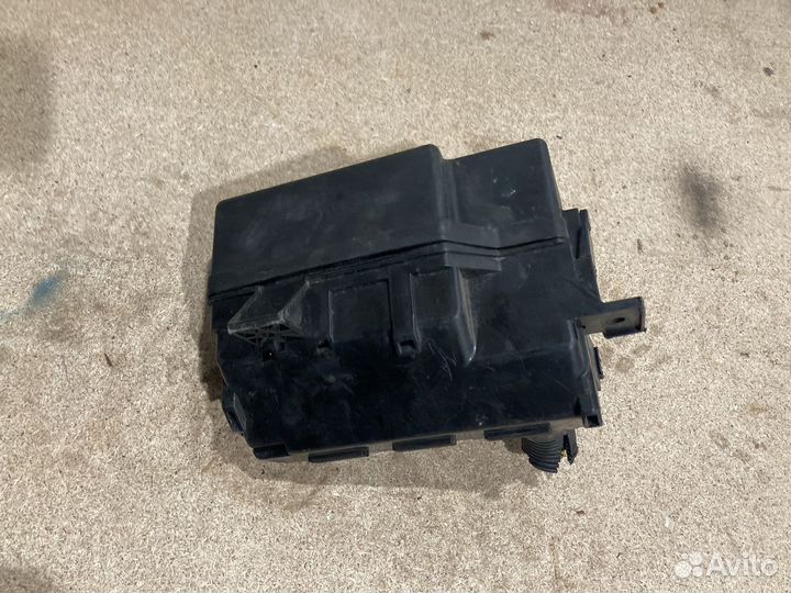 Блок предохранителей Nissan Navara D40