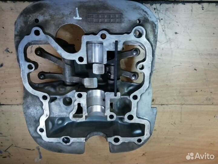 Крышка клапонов задняя сузуки интрудер 750