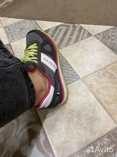 Кросовки женские