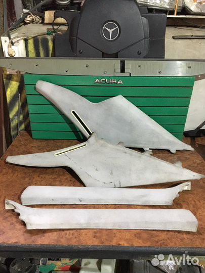 Обшивки задних стоик Mercedes W210