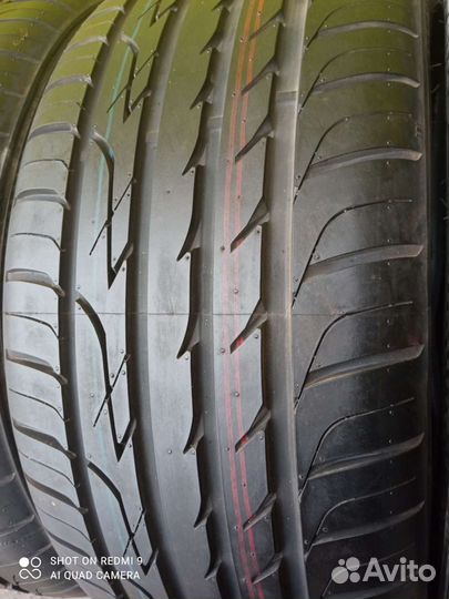 Three-A P606 235/45 R17 97W
