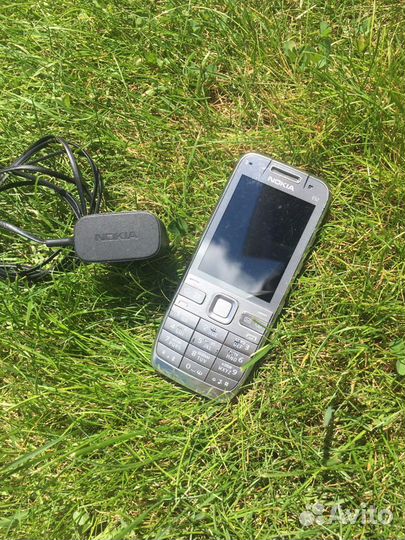 Телефон Nokia E52