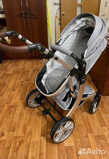 Прогулочная коляска и автокресло