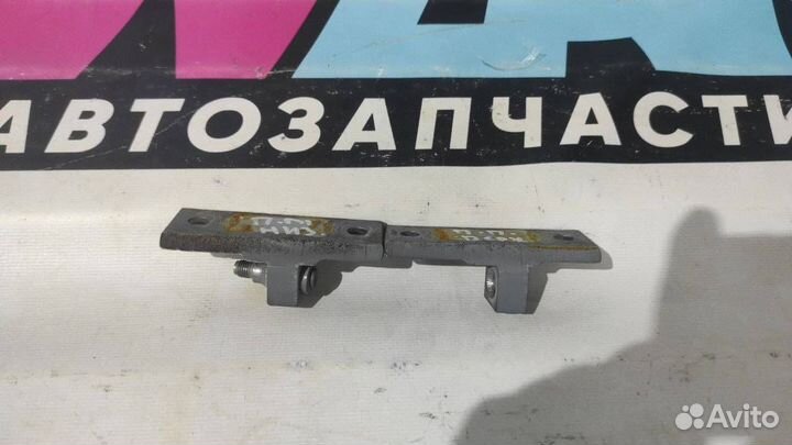 Петля двери передней правой BMW X5 F15 2016