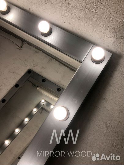 Зеркало большое в раме с подсветкой