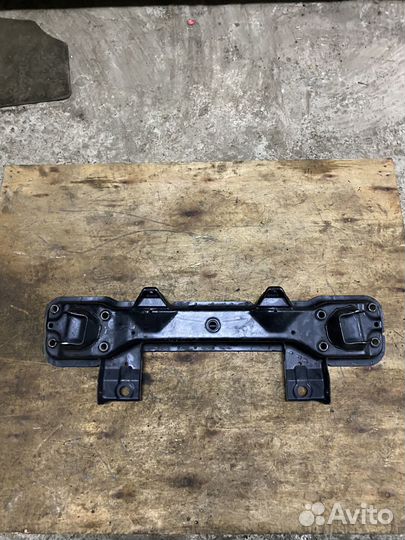 Подрамник Сузуки Гранд Витара 2003