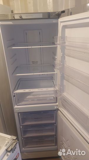 Холодильник Бирюса M320NF