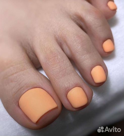 Педикюр с покрытием гель-лак,окошки на сегодня