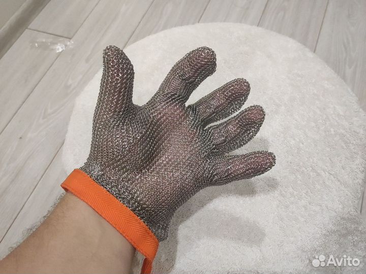 Кольчужная перчатка