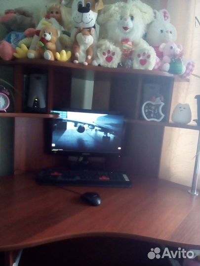 Продам компьютерный стол