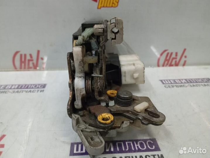 Замок двери передней правой Cadillac Escalade