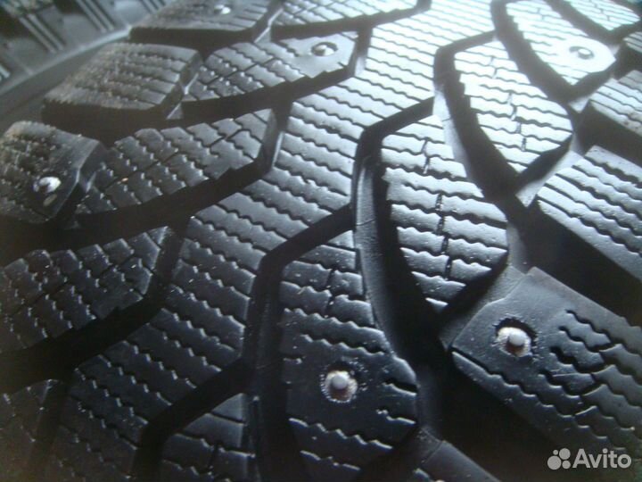 Bridgestone Blizzak Spike-01 225/65 R17