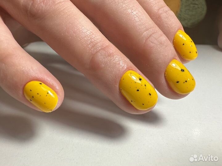 Модель на маникюр