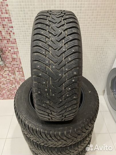 Nokian Tyres Hakkapeliitta 8 SUV 235/60 R18 107T