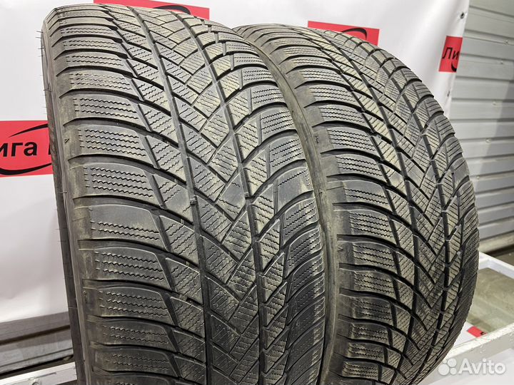 Bridgestone Blizzak LM-001 235/50 R19