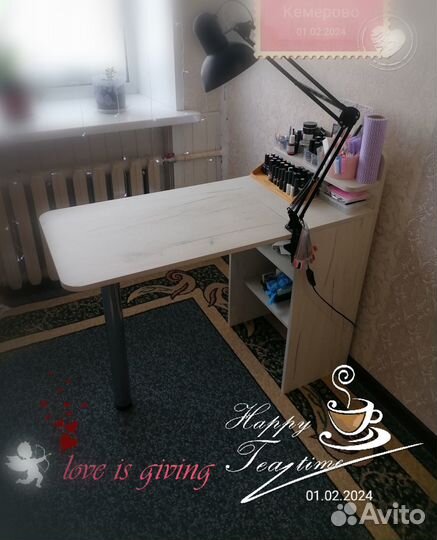 Модель на маникюр