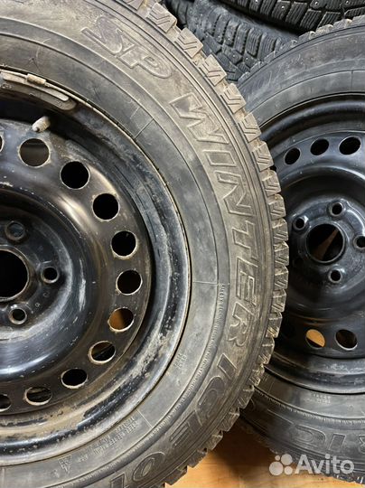 Dunlop SP Winter Ice 01 205/70 R15