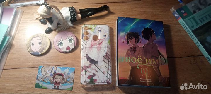 Значки, манга, фигурки, чехлы, коллекционные карты