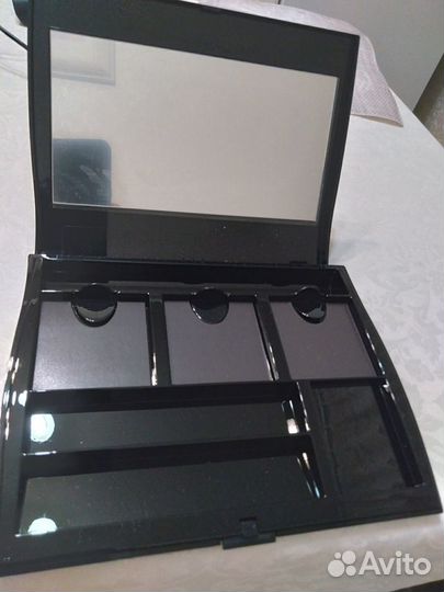 Большой футляр для косметики Мэри Кей