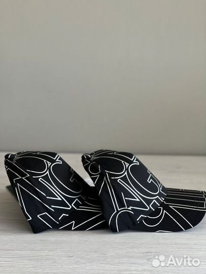 Кепка женская Armani Exchange