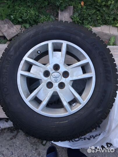 Yokohama Ice Guard IG55 215/70 R16