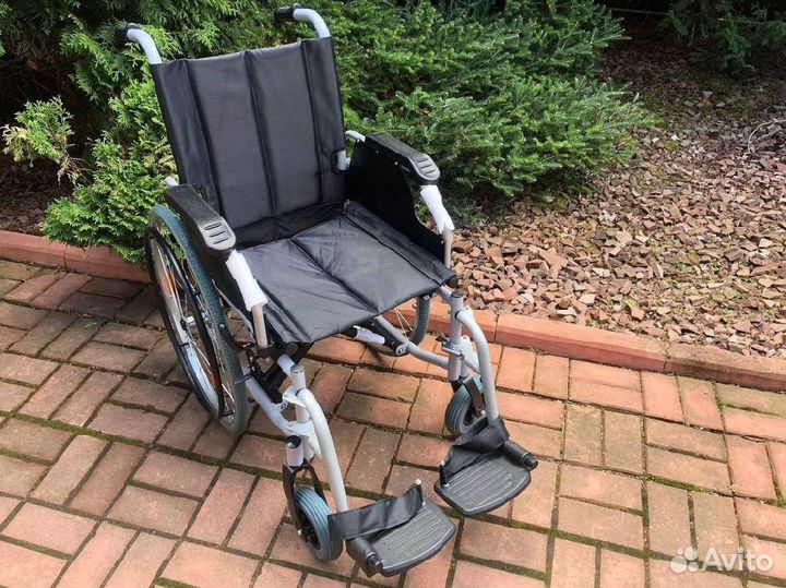 Кресло коляска для инвалидов комнатная