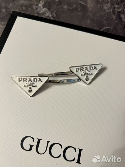 Заколка prada