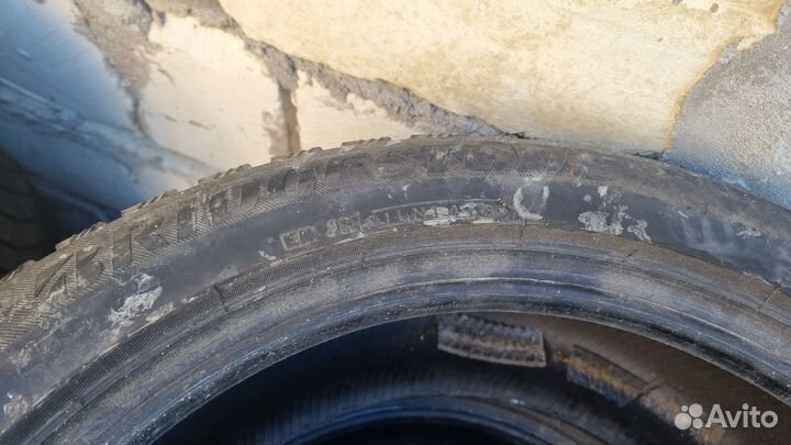 Bridgestone Blizzak Spike-01 225/50 R17