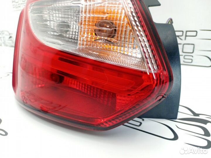 Фонарь задний левый Ford Focus 3 CB8 1.6L duratec