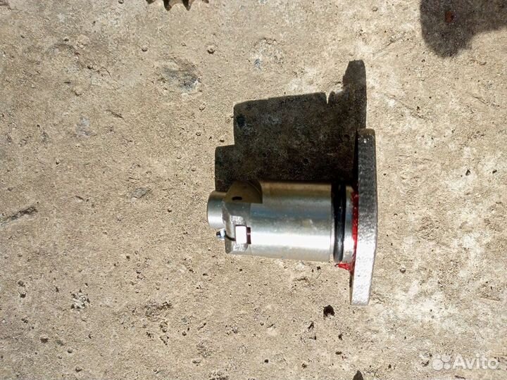 Натяжитель цепи грм