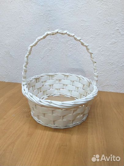 Корзина плетеная с ручкой