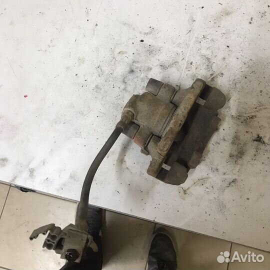 Суппорт BMW e32