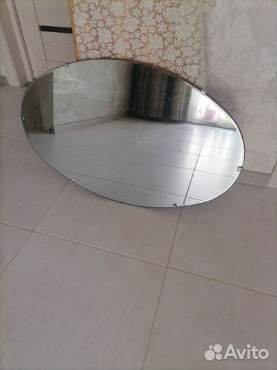 Зеркало настенное овальное
