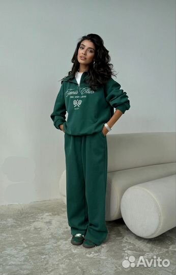 Спортивный костюм женский