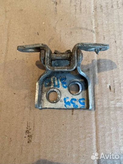 Петля двери задняя правая верхняя Renault Logan