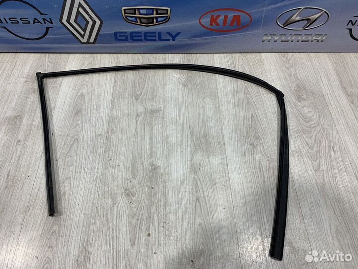 Уплотнитель перед проема стекла двери Geely emgran