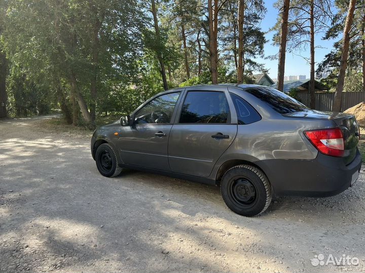 LADA Granta 1.6 МТ, 2013, 175 000 км